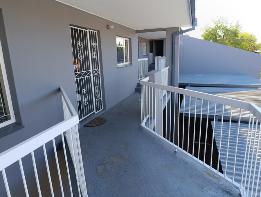 2 Bedroom Property for Sale in Langenhovenpark Free State